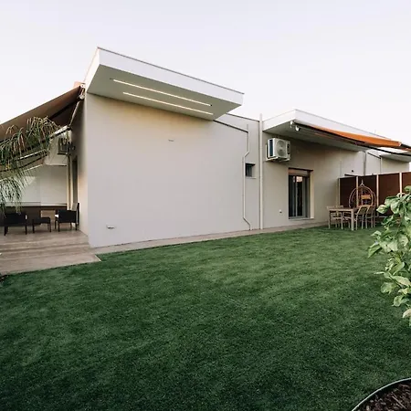 Holiday home Escape Luxury Garden Retreat Chalkida